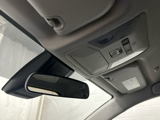 Thumbnail: 2024 Toyota RAV4 - 21