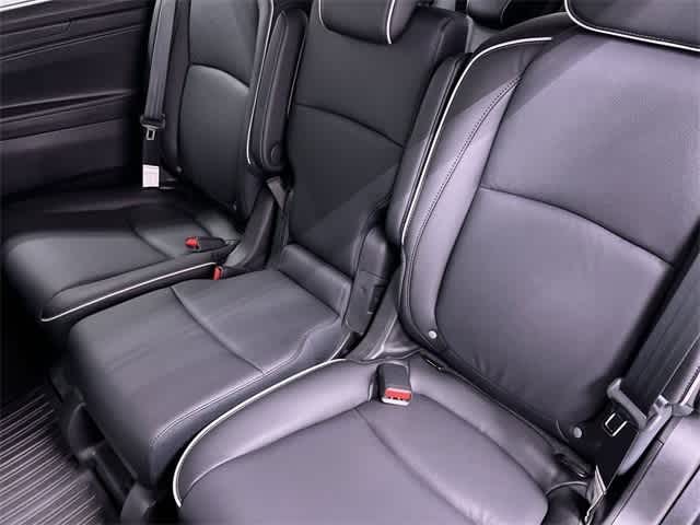 2025 Honda Odyssey Touring 11