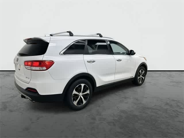 Thumbnail: 2017 Kia Sorento - 4