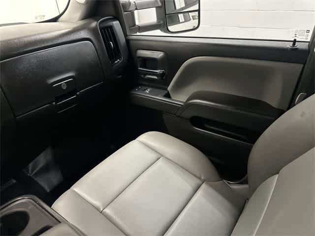 Thumbnail: 2019 Chevrolet Silverado 2500 - 13