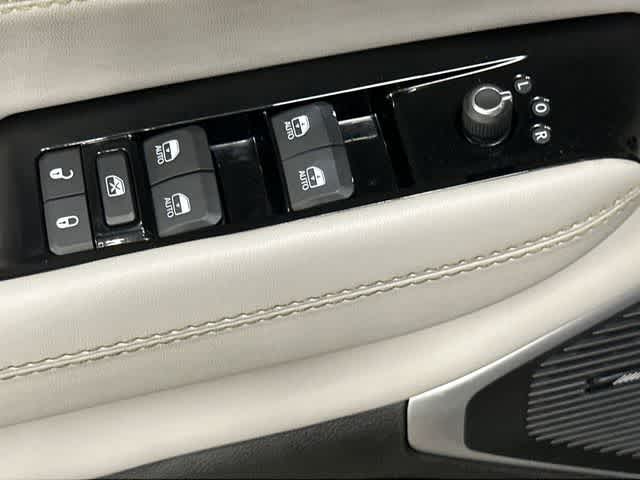Thumbnail: 2022 Jeep Wagoneer - 19
