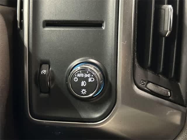 Thumbnail: 2015 Chevrolet Silverado 1500 - 19