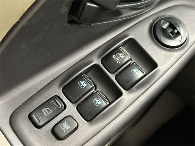 Thumbnail: 2005 Hyundai Elantra - 20