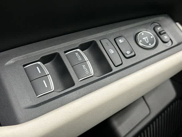 2025 Honda Accord SE - Photo 19