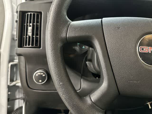 Thumbnail: 2018 GMC Savana - 17