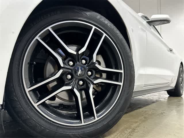 2022 Ford Mustang  28