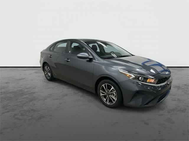 Thumbnail: 2024 Kia Forte - 5
