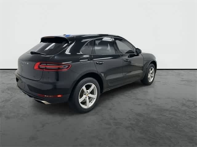 Thumbnail: 2018 Porsche Macan - 4