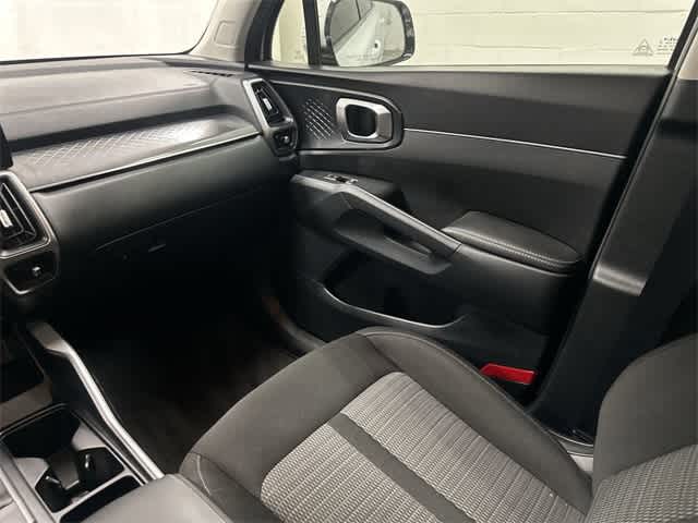 Thumbnail: 2023 Kia Sorento - 13