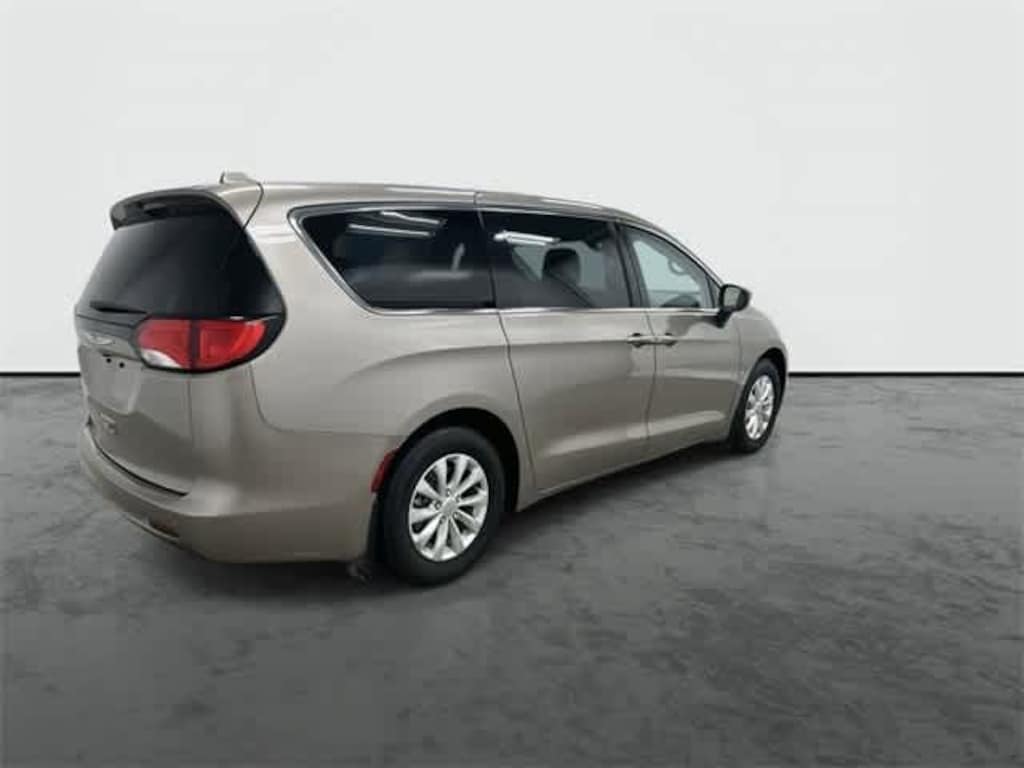 Used 2018 Chrysler Pacifica LX Van