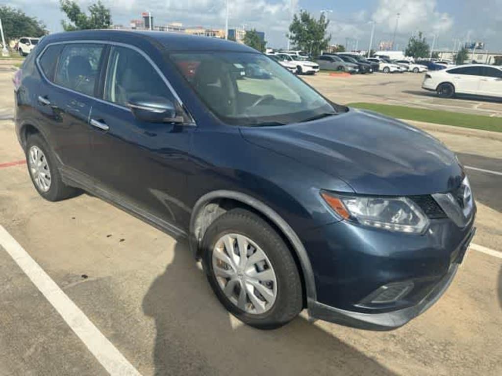 Used 2015 Nissan Rogue S SUV