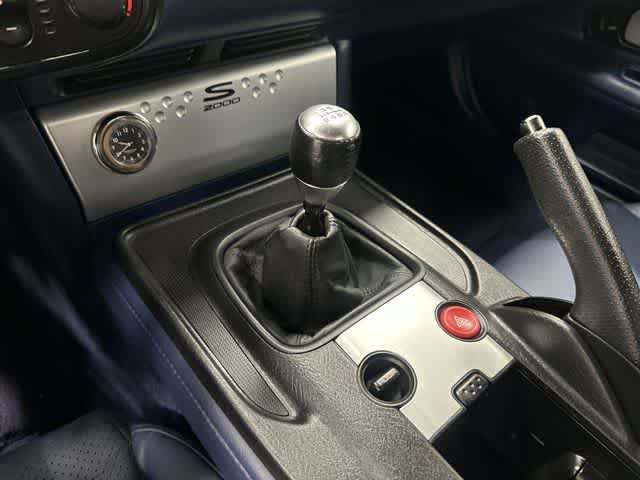 Thumbnail: 2005 Honda S2000 - 21