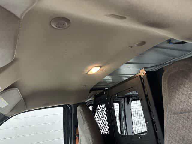 Thumbnail: 2018 GMC Savana - 25