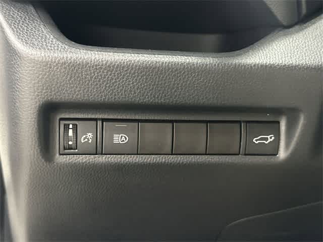 Thumbnail: 2019 Toyota RAV4 - 19