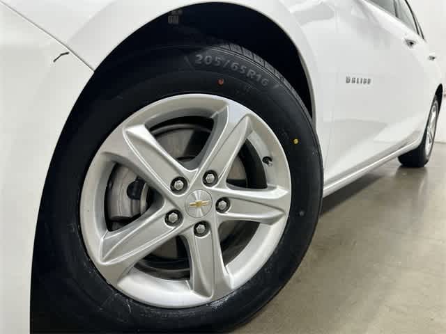 Thumbnail: 2024 Chevrolet Malibu - 28