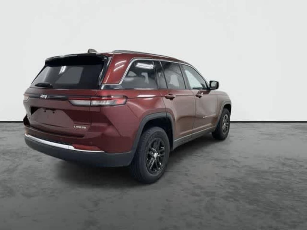 Used 2023 Jeep Grand Cherokee Laredo SUV