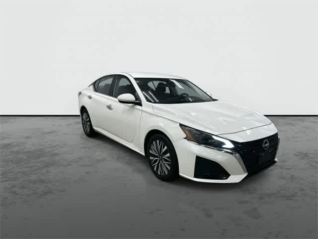 Thumbnail: 2023 Nissan Altima - 6