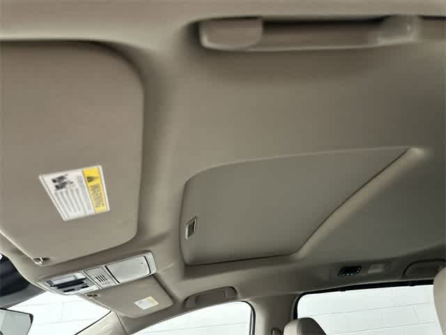 Thumbnail: 2018 Honda Odyssey - 27