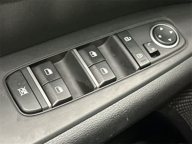 Thumbnail: 2023 Kia Forte - 20