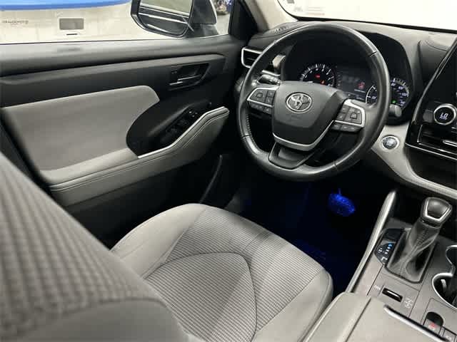 Thumbnail: 2023 Toyota Highlander - 11