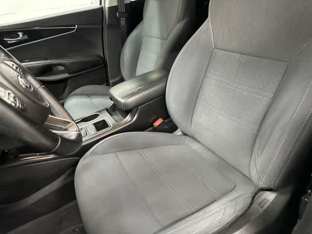 Thumbnail: 2017 Kia Sorento - 10