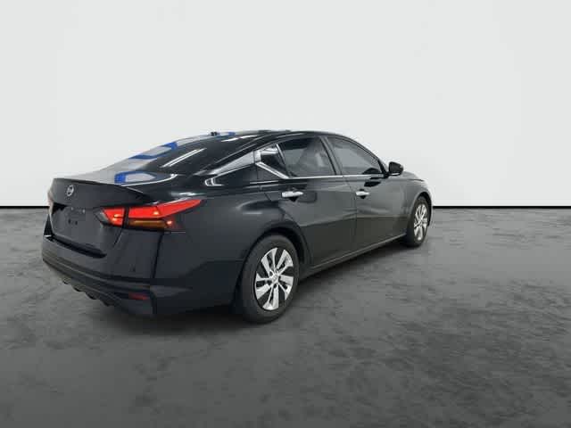 Thumbnail: 2020 Nissan Altima - 4