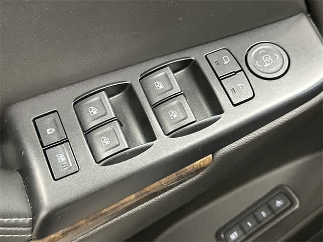 Thumbnail: 2017 Chevrolet Tahoe - 20