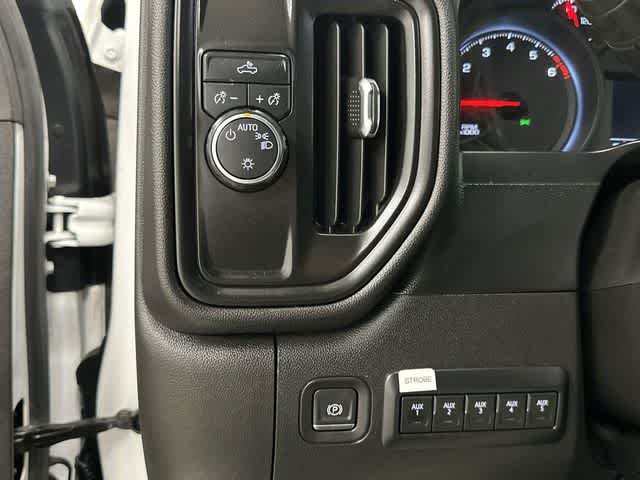 Thumbnail: 2021 Chevrolet Silverado 3500 - 18