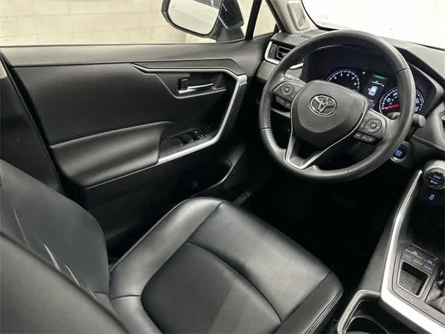Thumbnail: 2020 Toyota RAV4 - 12
