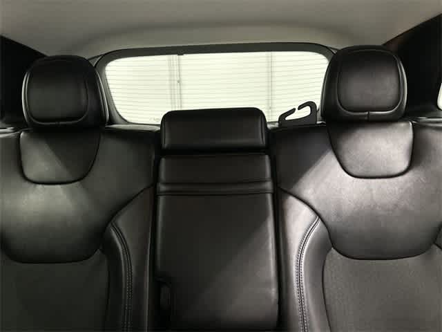 Thumbnail: 2019 Jeep Cherokee - 14