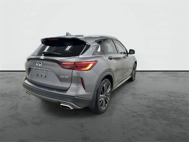 2022 Infiniti QX50 Luxe photo 3