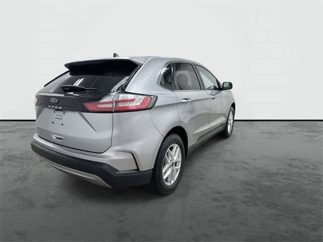 2024 Ford Edge SEL photo 3