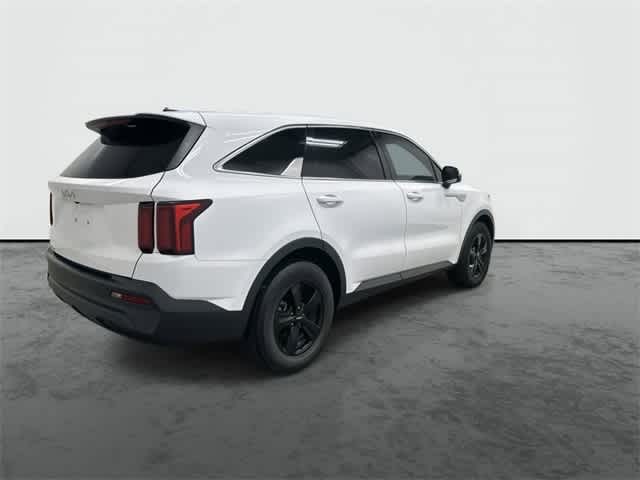 Thumbnail: 2023 Kia Sorento - 4