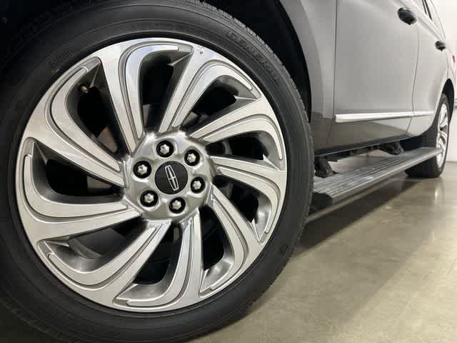 Thumbnail: 2024 Lincoln Navigator - 29