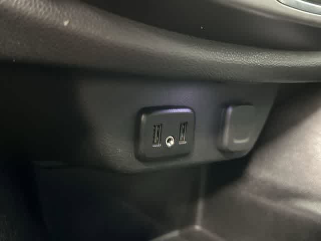 Thumbnail: 2019 Chevrolet Traverse - 25