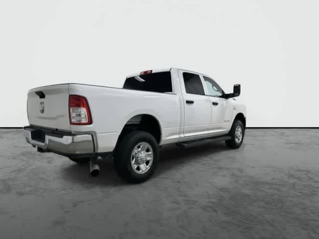 Camioneta Ram 2500 Tradesman de 2022 de segunda mano, con cabina doble