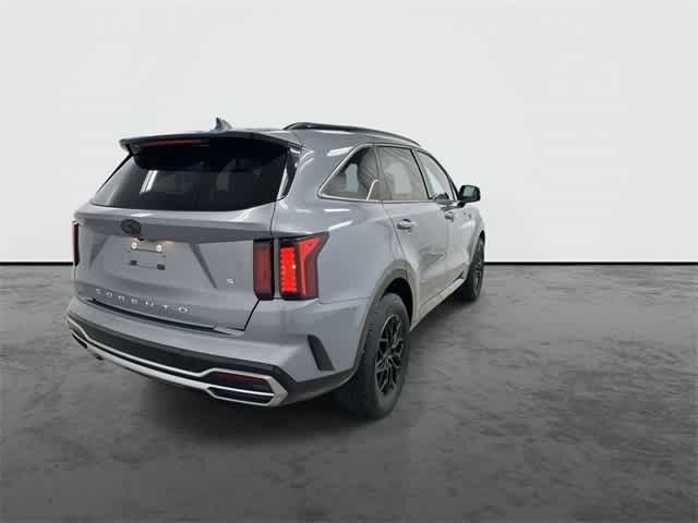2021 Kia Sorento S photo 2