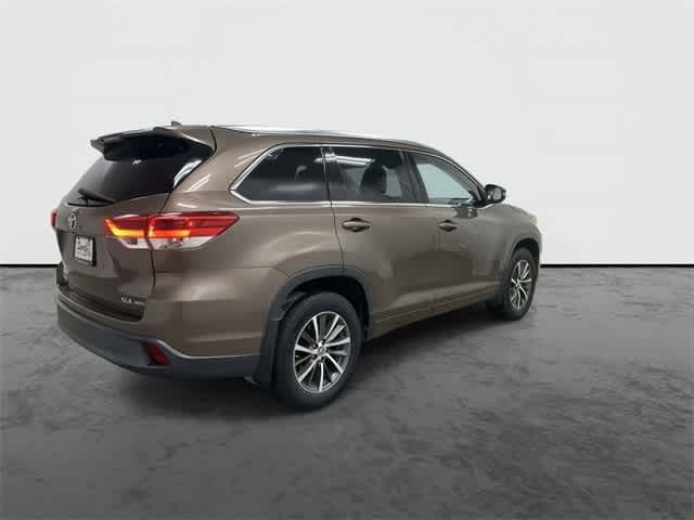 2017 Toyota Highlander XLE photo 4