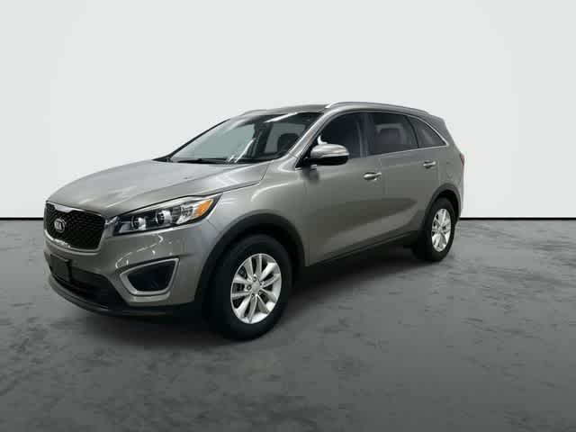 Thumbnail: 2017 Kia Sorento - 8