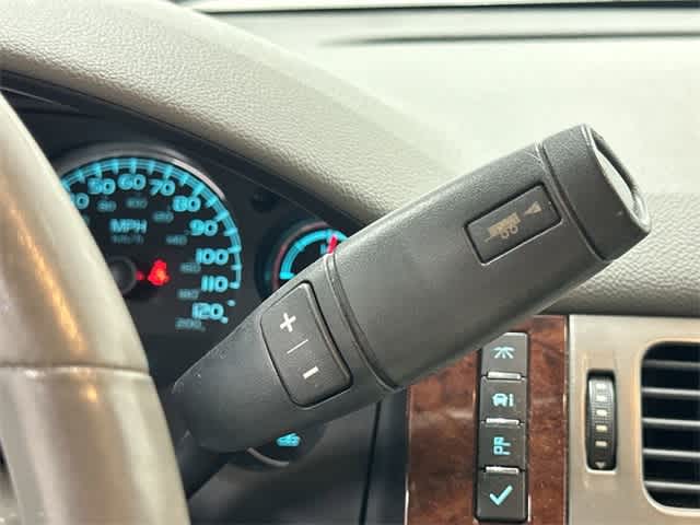 Thumbnail: 2013 Chevrolet Suburban - 23