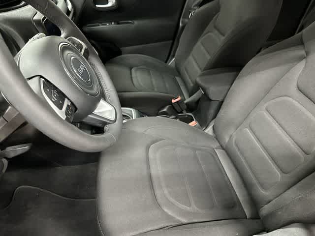 Thumbnail: 2019 Jeep Renegade - 9