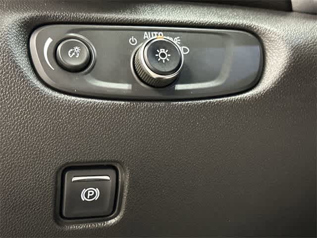 Thumbnail: 2021 Chevrolet Blazer - 19