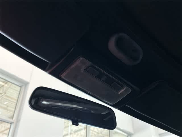 Thumbnail: 2005 Honda S2000 - 19