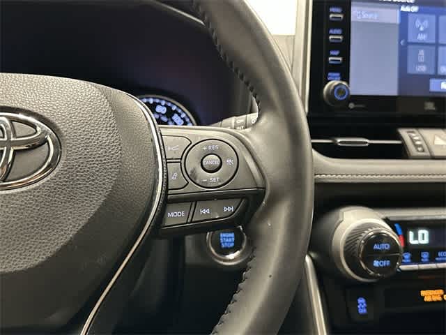 Thumbnail: 2020 Toyota RAV4 - 18