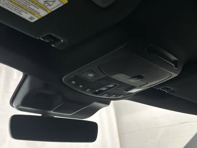 Thumbnail: 2024 Lincoln Navigator - 21