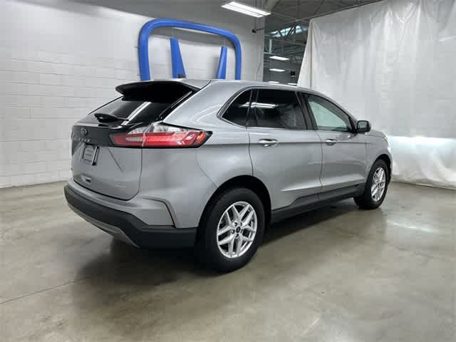 Thumbnail: 2022 Ford Edge - 4