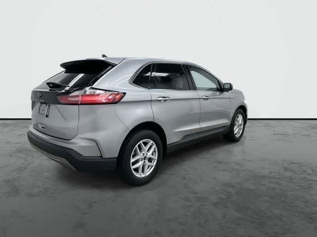 Thumbnail: 2022 Ford Edge - 4