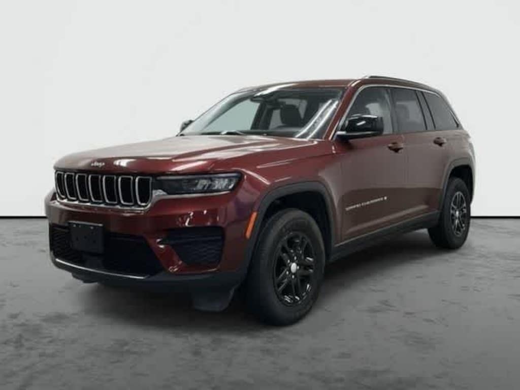 Used 2023 Jeep Grand Cherokee Laredo SUV