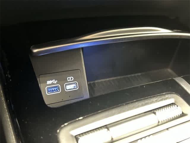 Thumbnail: 2023 Genesis G80 - 26