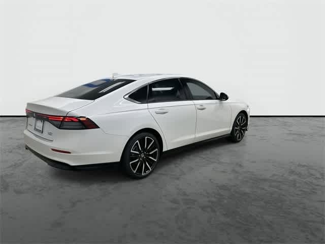 2025 Honda Accord Hybrid Touring photo 4